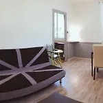 Апартаменты S-e-r-a-l-y 2 Egliseneuve-d'Entraigues