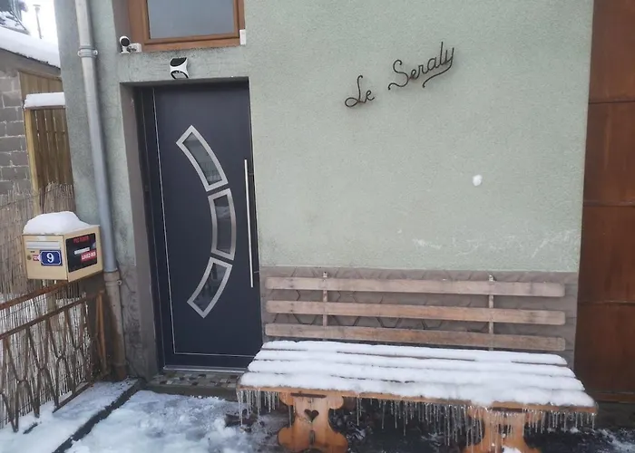 S-e-r-a-l-y 2 Apartment *